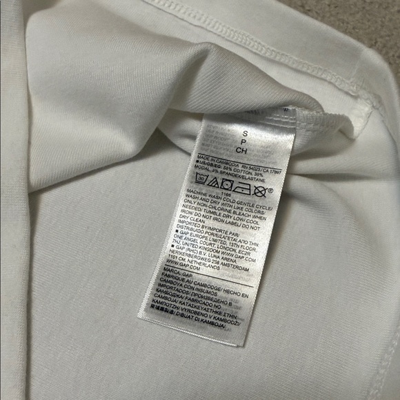 NWT Gap Modern Crewneck T-Shirt in Fresh White - Small - Picture 10 of 11
